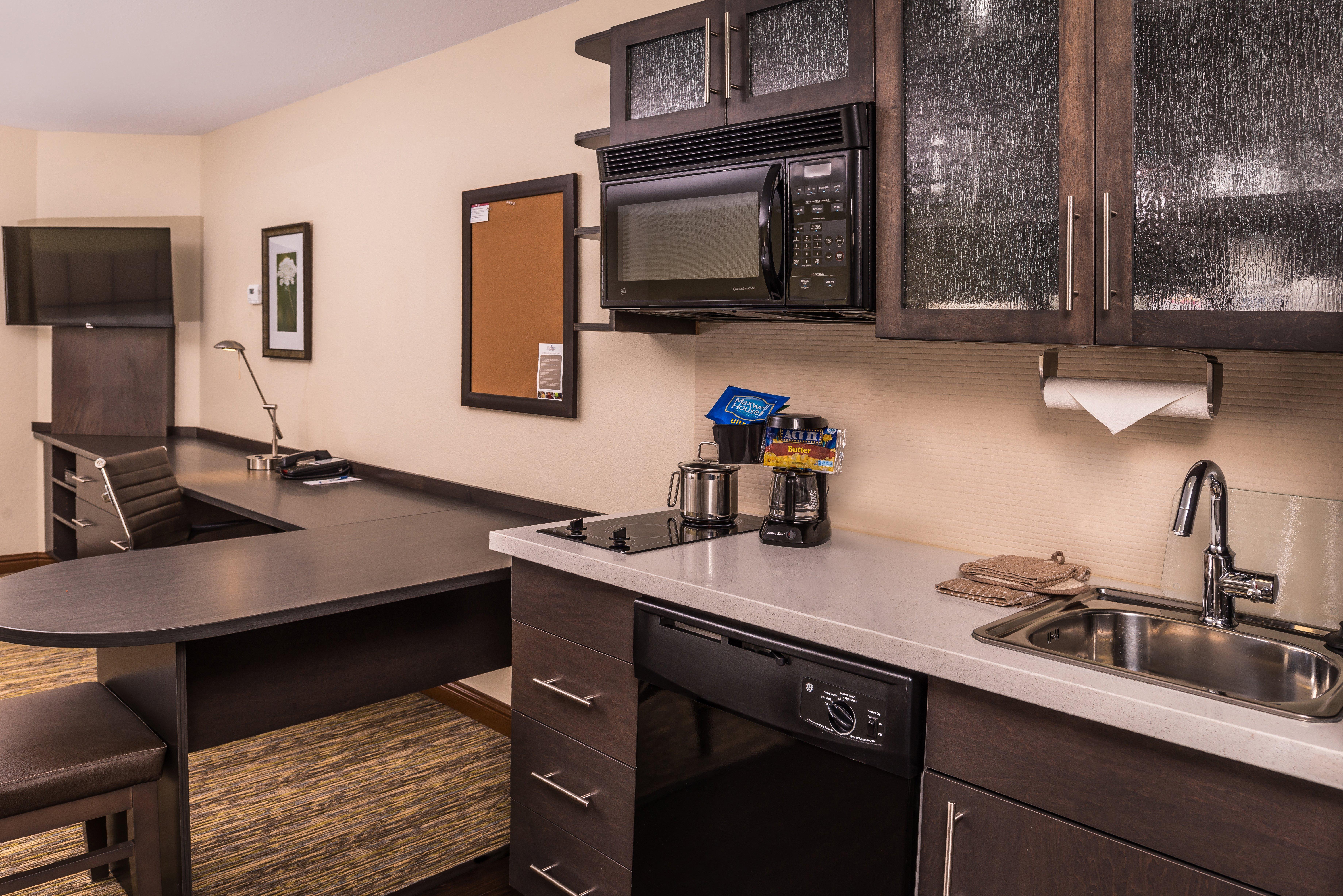 Candlewood Suites - Topeka West By Ihg Exterior photo