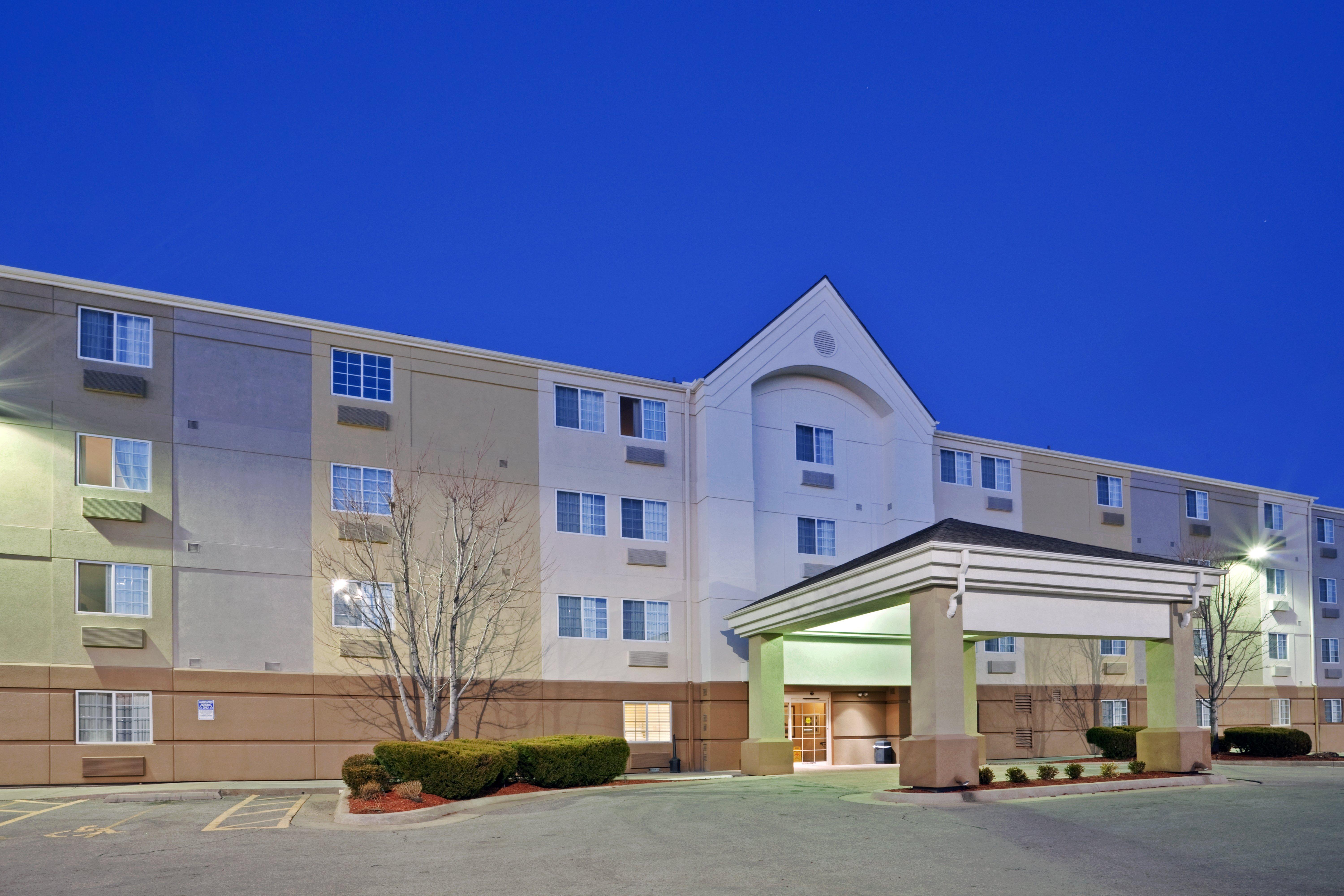 Candlewood Suites - Topeka West By Ihg Exterior photo
