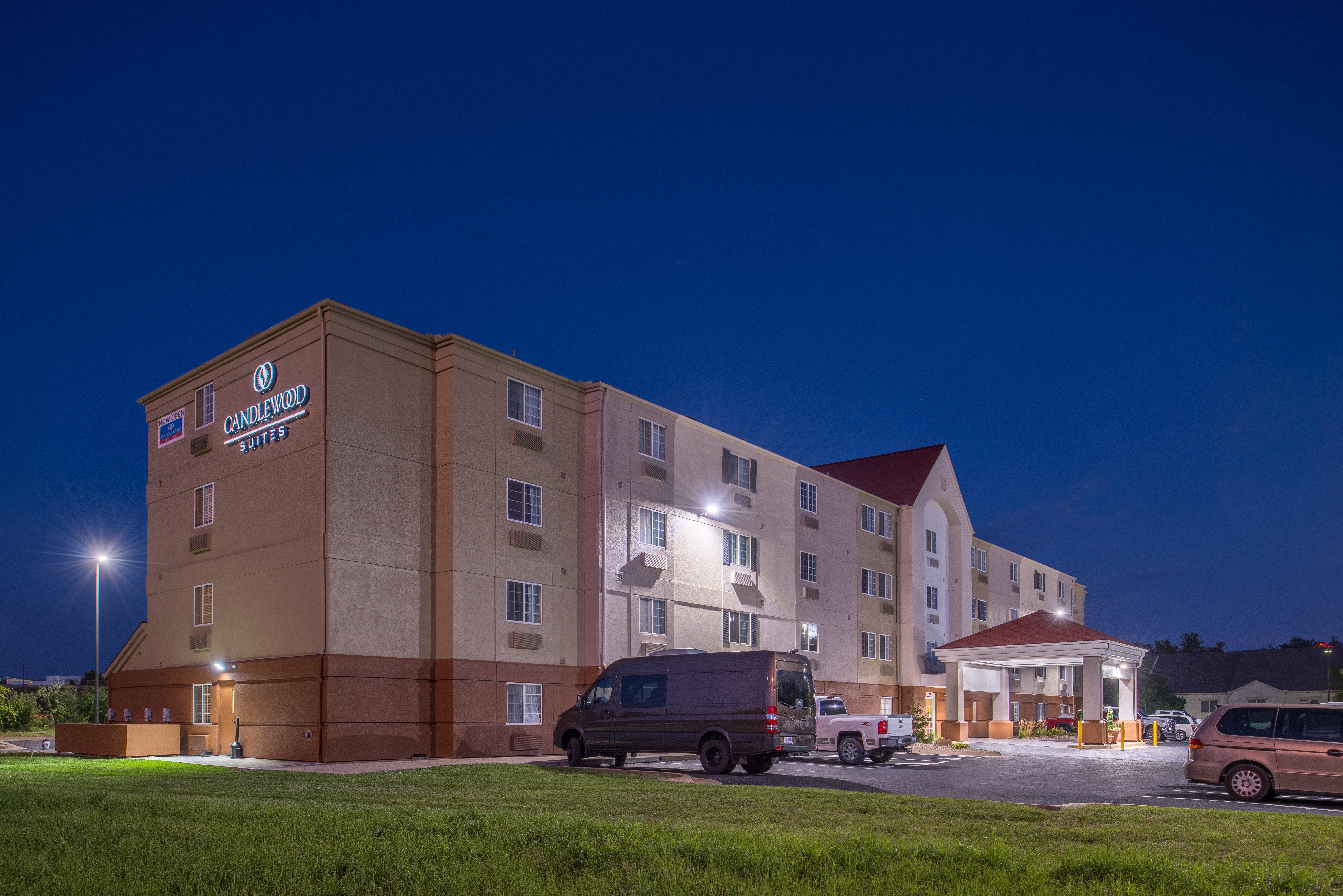 Candlewood Suites - Topeka West By Ihg Exterior photo