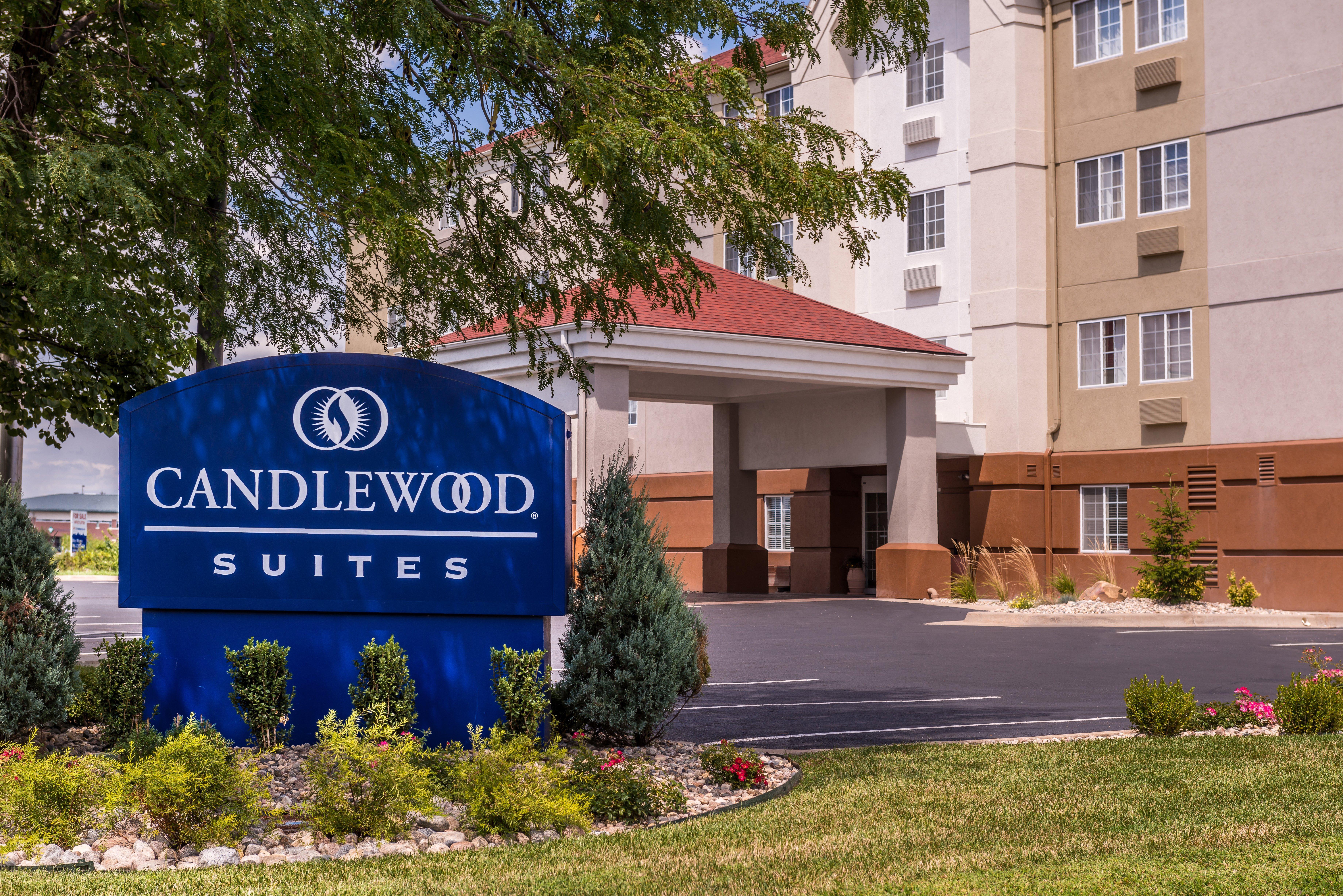 Candlewood Suites - Topeka West By Ihg Exterior photo