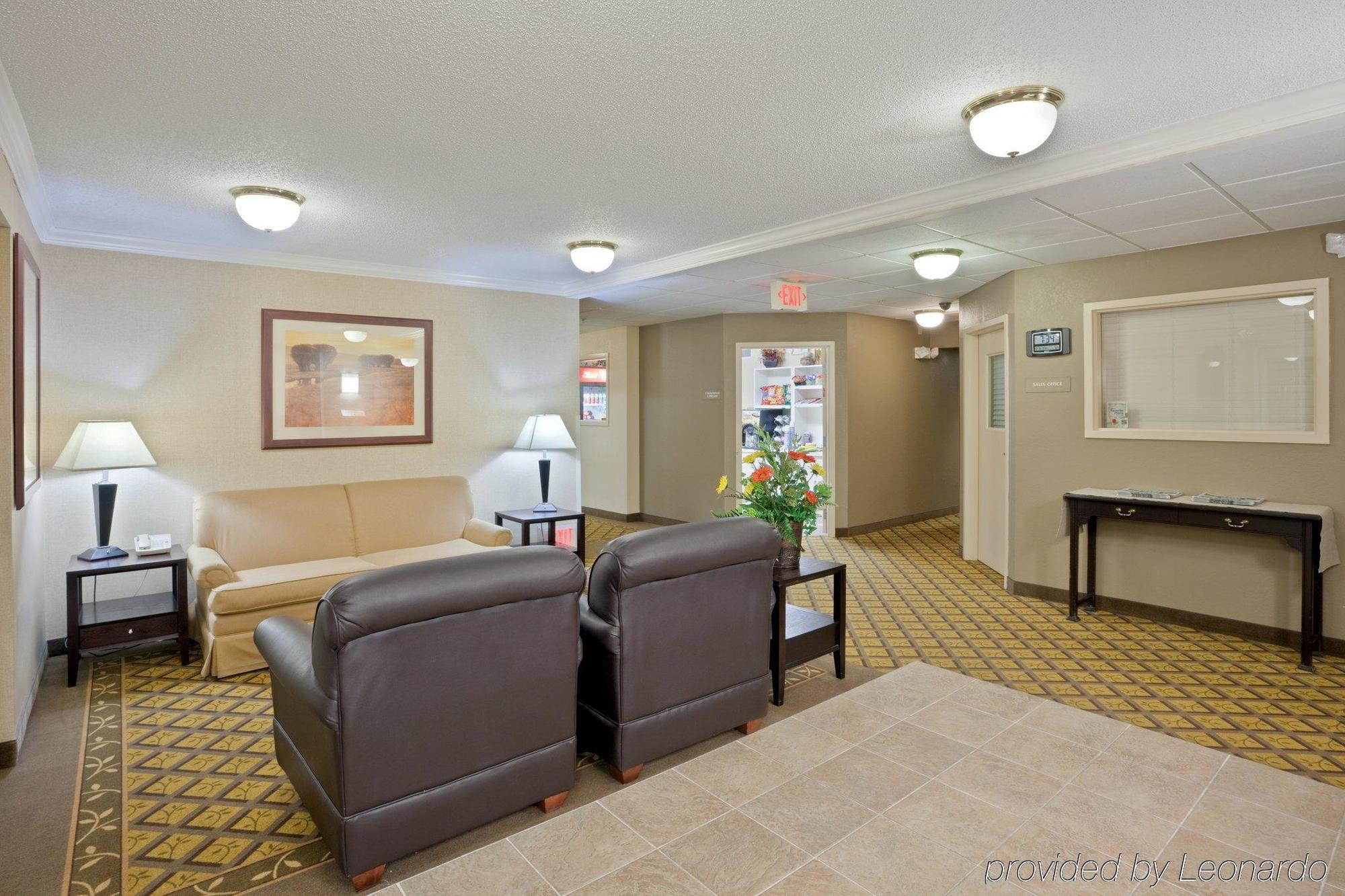 Candlewood Suites - Topeka West By Ihg Exterior photo