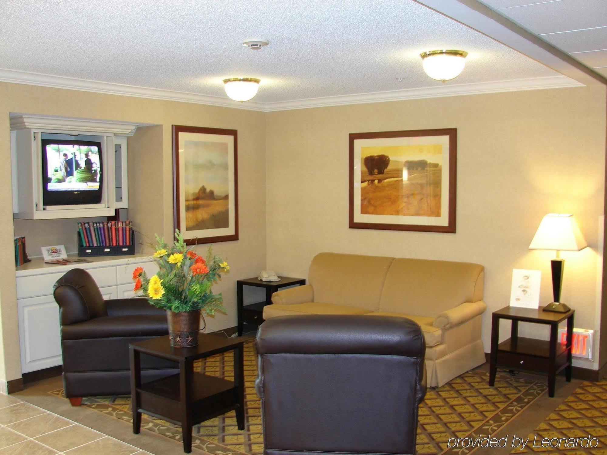 Candlewood Suites - Topeka West By Ihg Exterior photo
