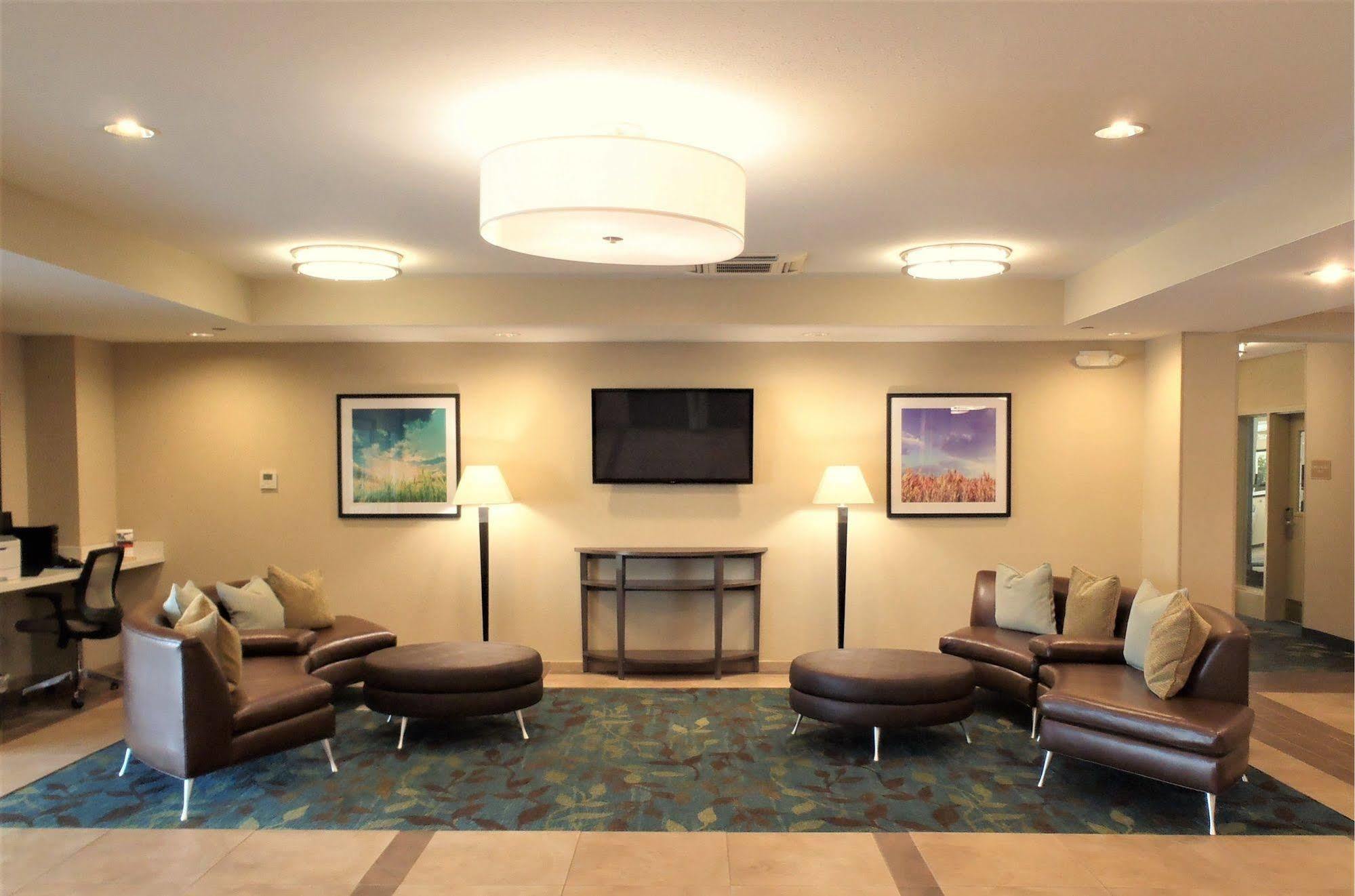 Candlewood Suites - Topeka West By Ihg Exterior photo